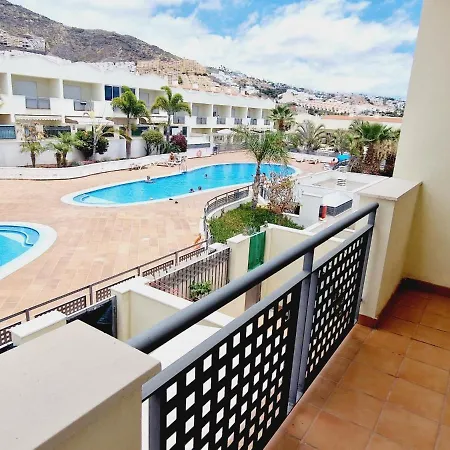 Σπίτι διακοπών Precious 3 Bedroom, Oasis De Fanabe Wifi Free *