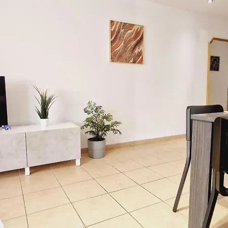 Precious 3 Bedroom, Oasis De Fanabe Wifi Free אדחה