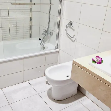 Feriehus Precious 3 Bedroom, Oasis De Fanabe Wifi Free