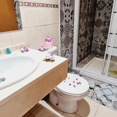 Feriehus Precious 3 Bedroom, Oasis De Fanabe Wifi Free Costa Adeje (Tenerife)