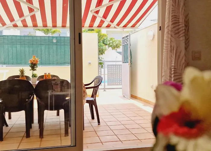 בית נופש Precious 3 Bedroom, Oasis De Fanabe Wifi Free