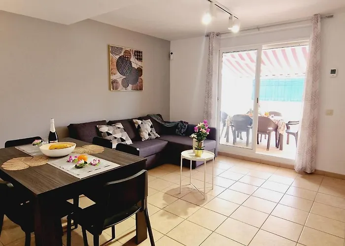 Precious 3 Bedroom, Oasis De Fanabe Wifi Free 別荘 アデヘ