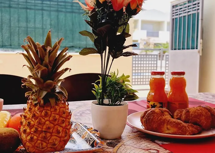 Precious 3 Bedroom, Oasis De Fanabe Wifi Free 別荘