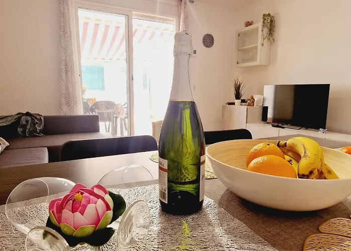 בית נופש Precious 3 Bedroom, Oasis De Fanabe Wifi Free *