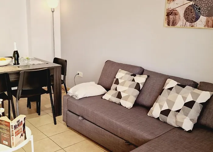 Precious 3 Bedroom, Oasis De Fanabe Wifi Free 別荘