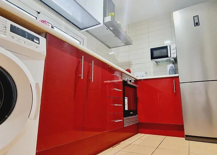 בית נופש Precious 3 Bedroom, Oasis De Fanabe Wifi Free *