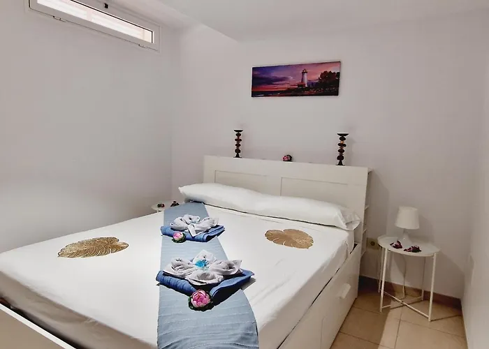 בית נופש Precious 3 Bedroom, Oasis De Fanabe Wifi Free *