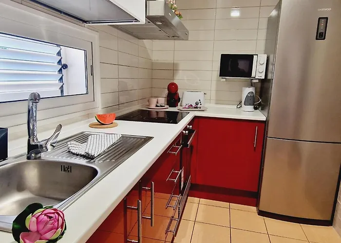 Precious 3 Bedroom, Oasis De Fanabe Wifi Free בית נופש אדחה